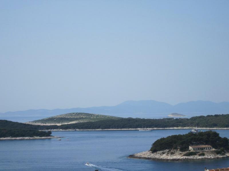 Room in Hvar town with sea view terrace air conditioning Wi-Fi (3666-3) - image 4