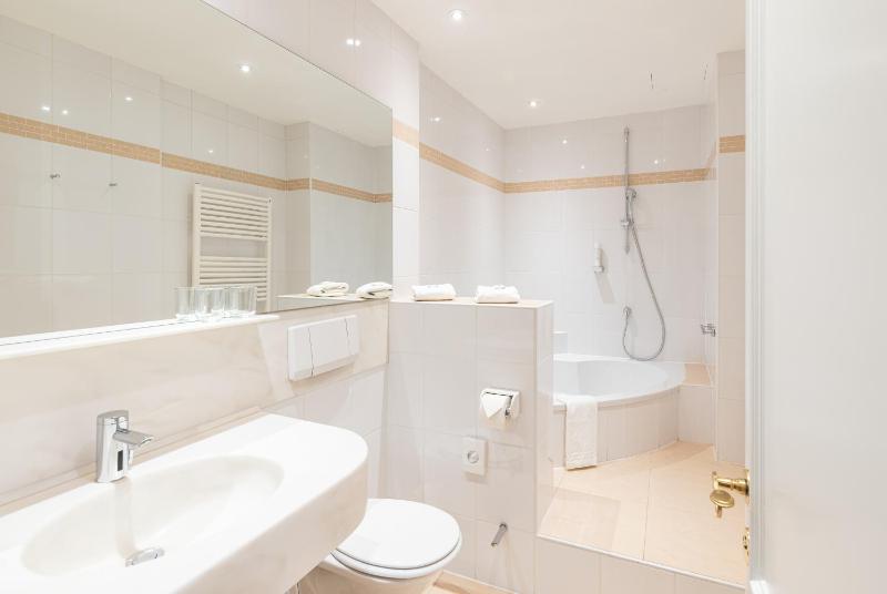 Superior Double Room image 2