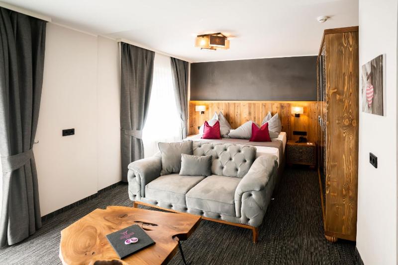 Superior Double Room image 1