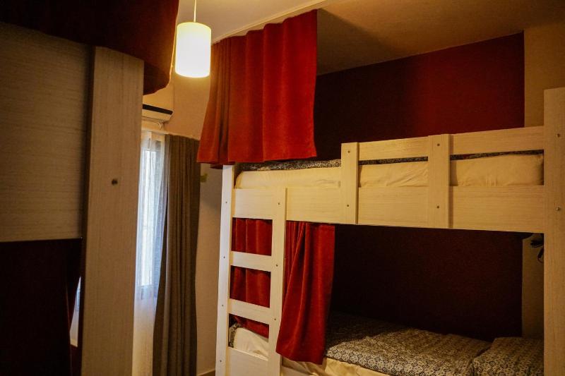 Bed in 4-Bed Mixed Dormitory Room image 2