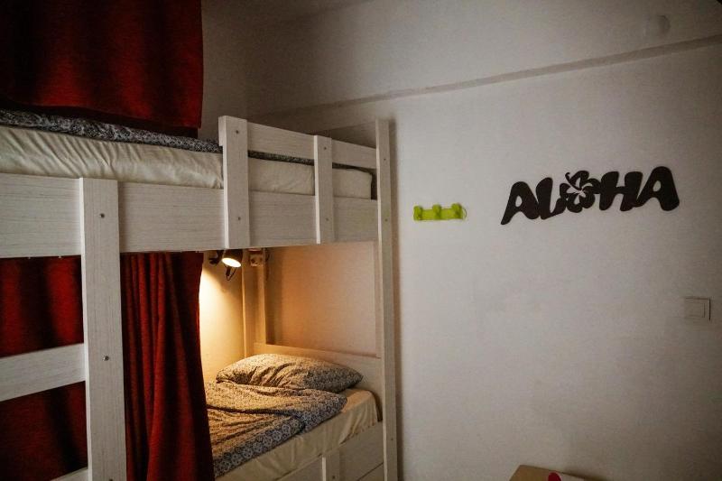 Bed in 4-Bed Mixed Dormitory Room image 3