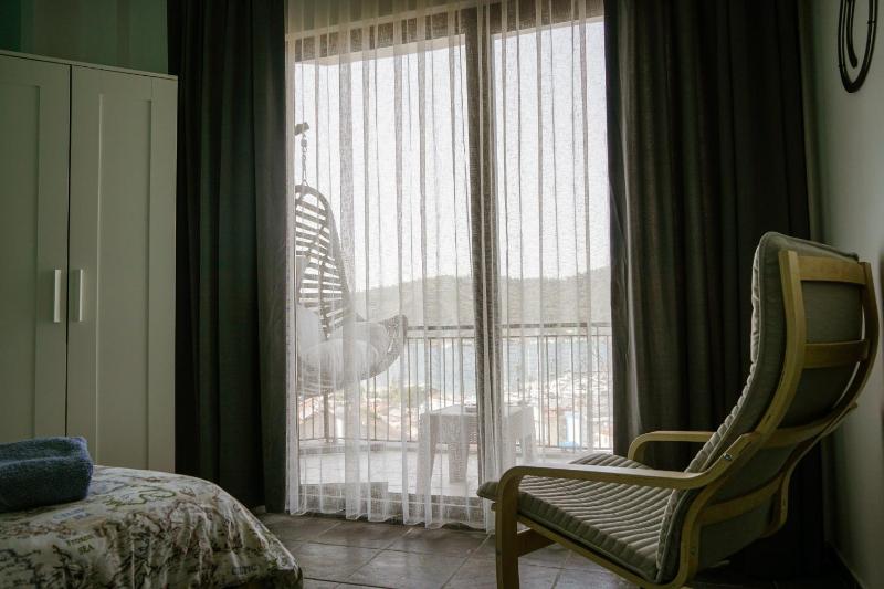 Double Room with Balcony and Sea View image 2