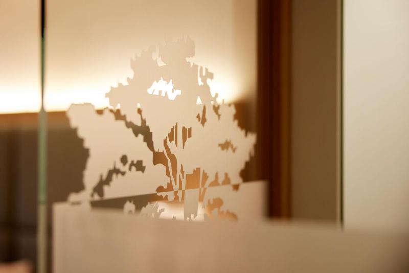 Deluxe Double Room image 1