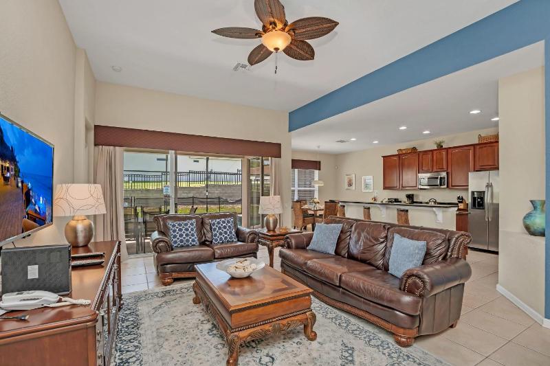Family Room image 2