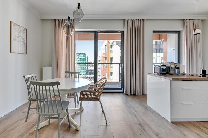 Grand Apartments - Modern Old Town Apartment - image 5