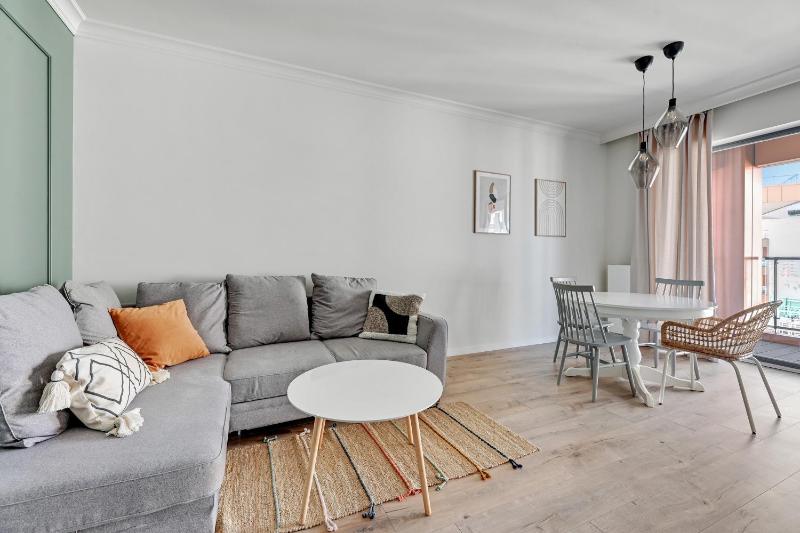 Grand Apartments - Modern Old Town Apartment - image 16