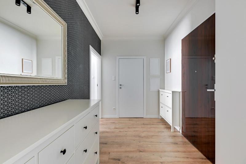 Grand Apartments - Modern Old Town Apartment - image 12