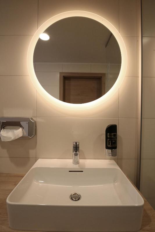 Double Room image 4
