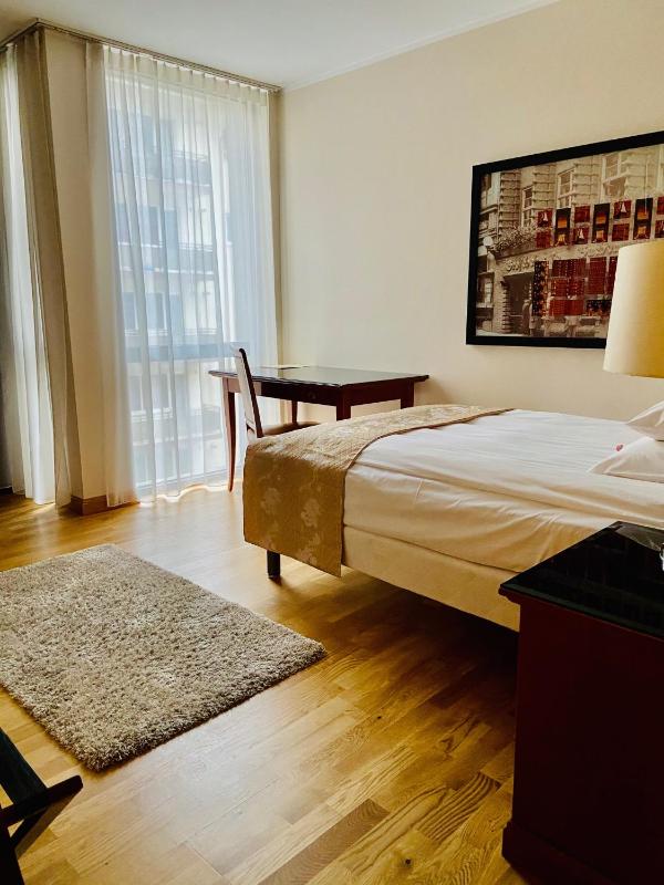 Budget Single Room image 4