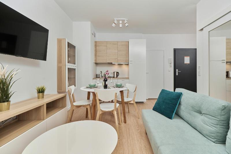 Modern Apartments Kościuszki with FREE GARAGE Wrocław by Noclegi Renters - image 34