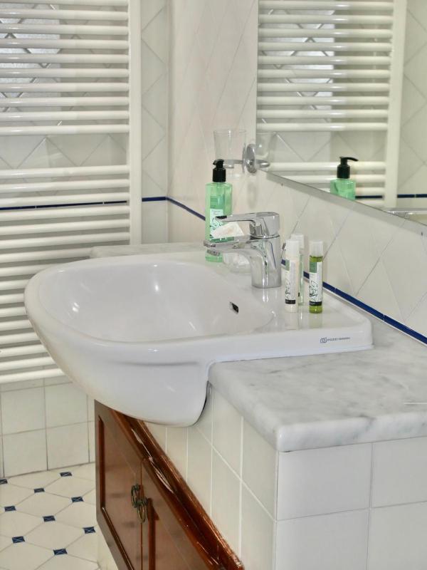 One-Bedroom Apartment with Balcony (3 Adults) image 1