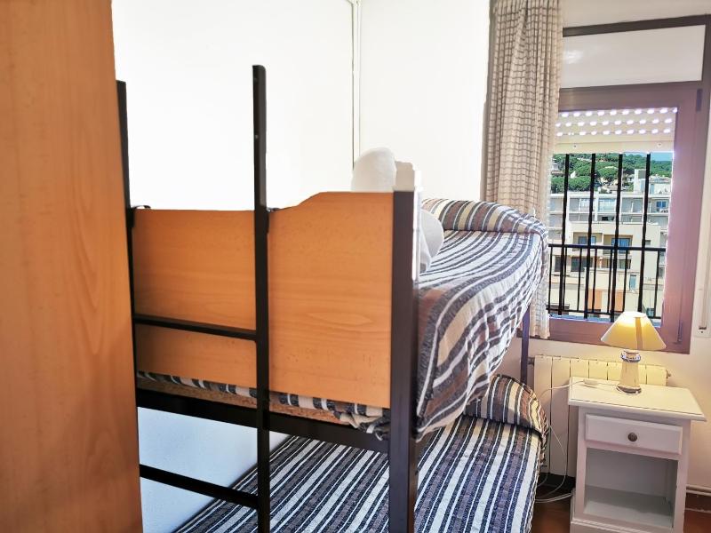 Three-Bedroom Apartment with Sea View image 2