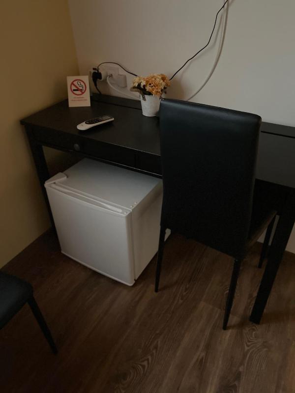 Twin Room with Private Bathroom image 3