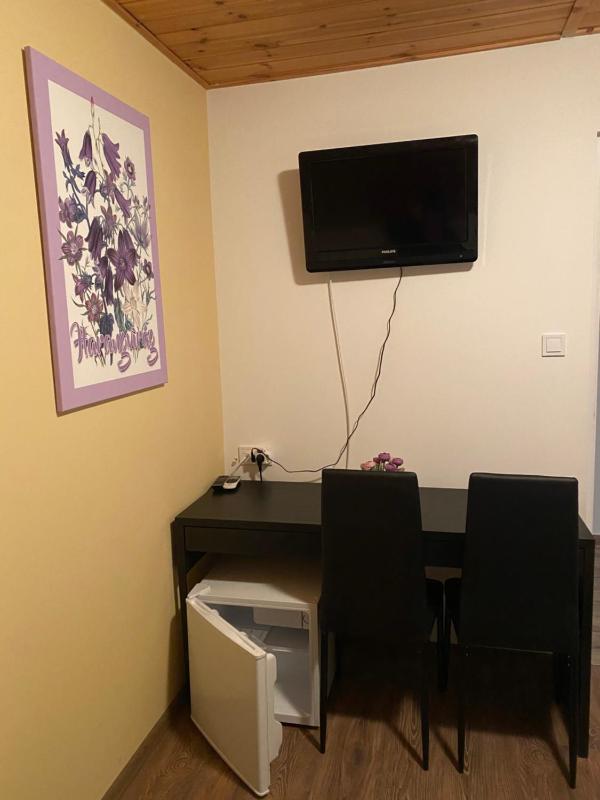 Twin Room with Private Bathroom image 4