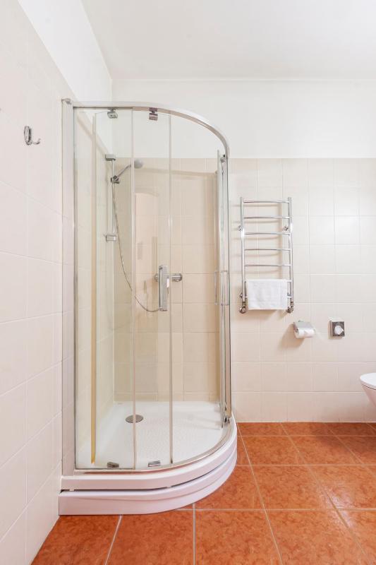 Standard Single Room image 3