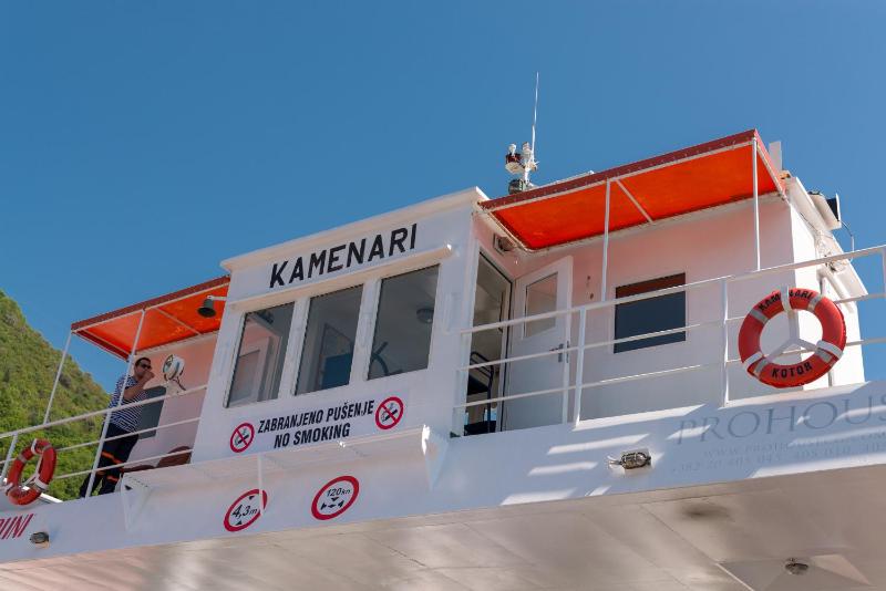 One-Bedroom Apartment with Sea View image 4