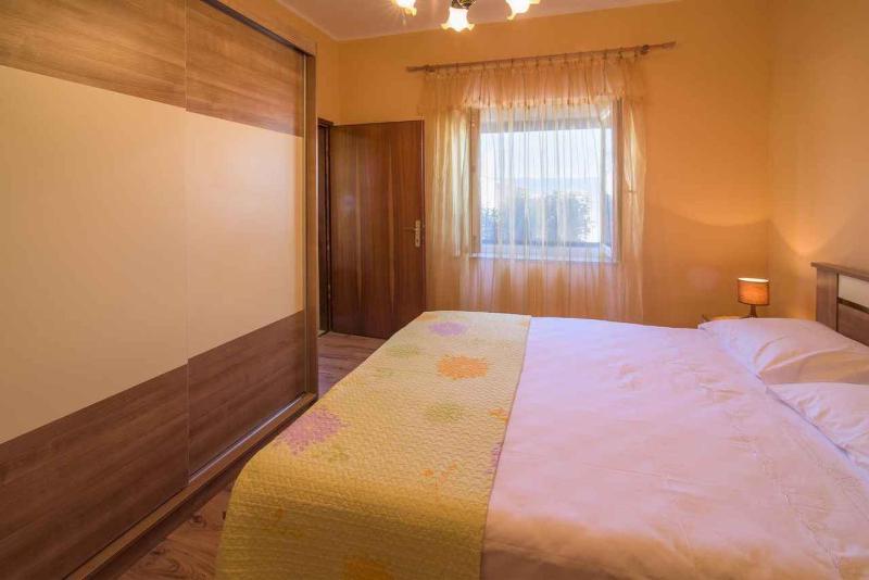 Apartment 1 image 3