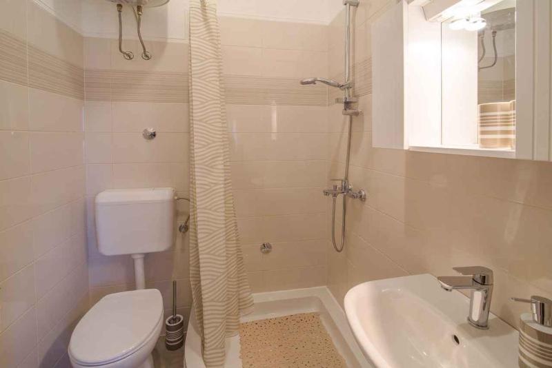 Apartment 1 image 2