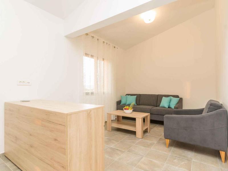 Apartment 1 image 2