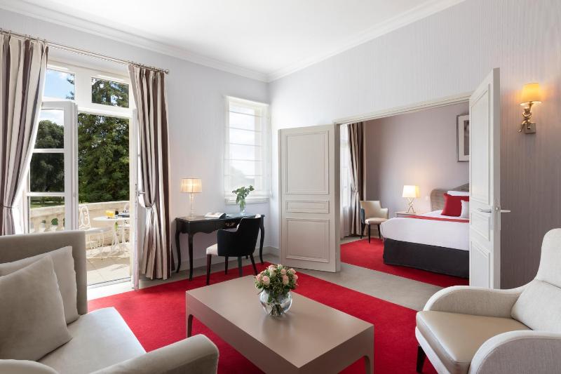 Privilege Suite - Castle image 1