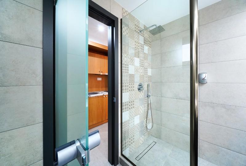 Double Room image 4