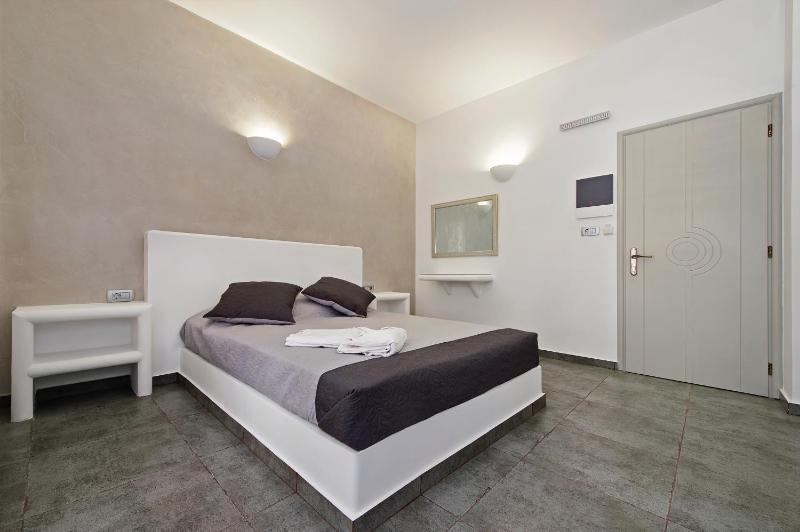 Double Room image 1