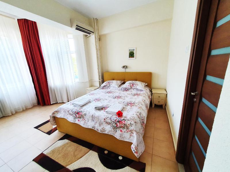 Classic Double Room image 1