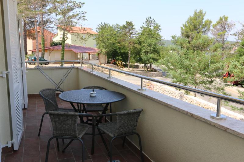 Two-Bedroom Apartment with Sea View image 3