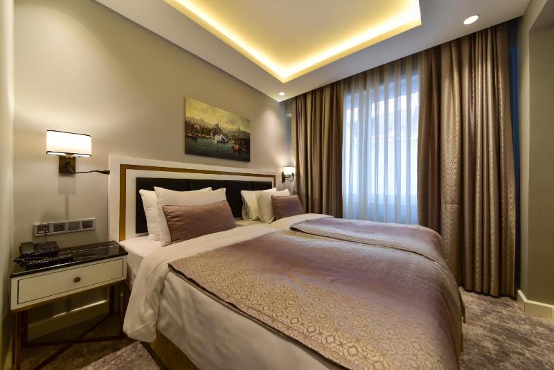 Standard Double Room image 3