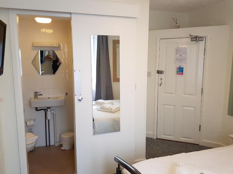 Seaspray Guest House - image 29