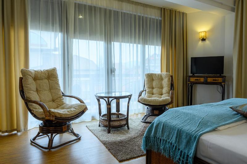 Deluxe Double Room image 3