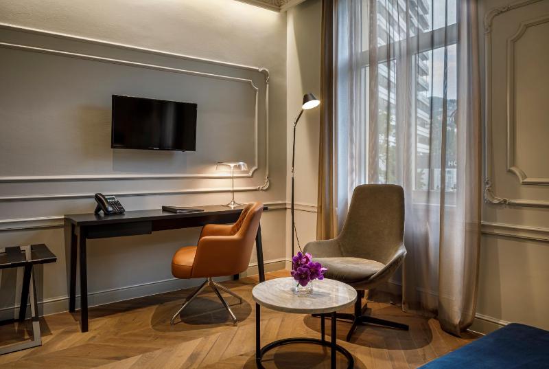 Twin Room image 3