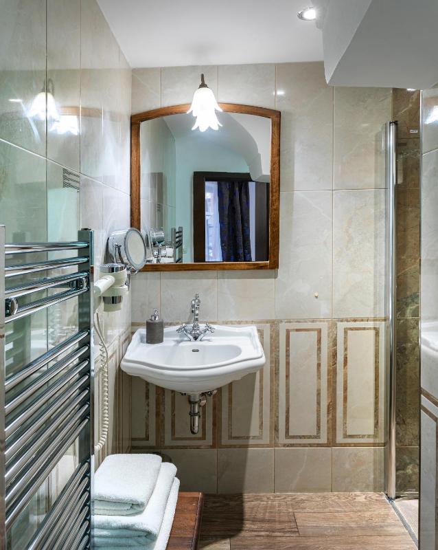 Aristocratic Standard Double Room image 3
