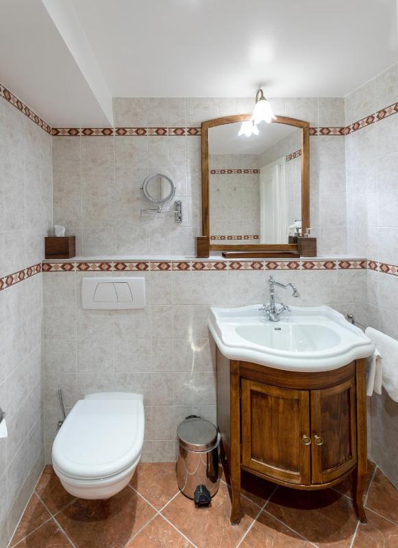 Royal Superior Double Room image 2