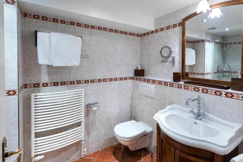 Royal Superior Double Room image 3