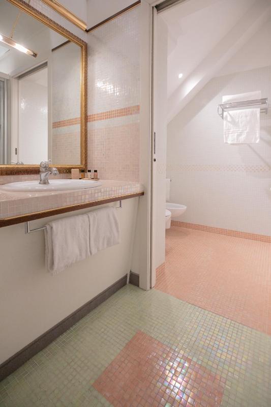 Junior Suite image 3