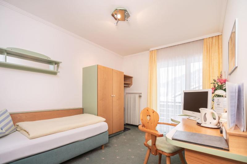 Single Room image 2