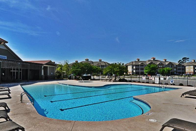 Three-Bedroom Condo image 1