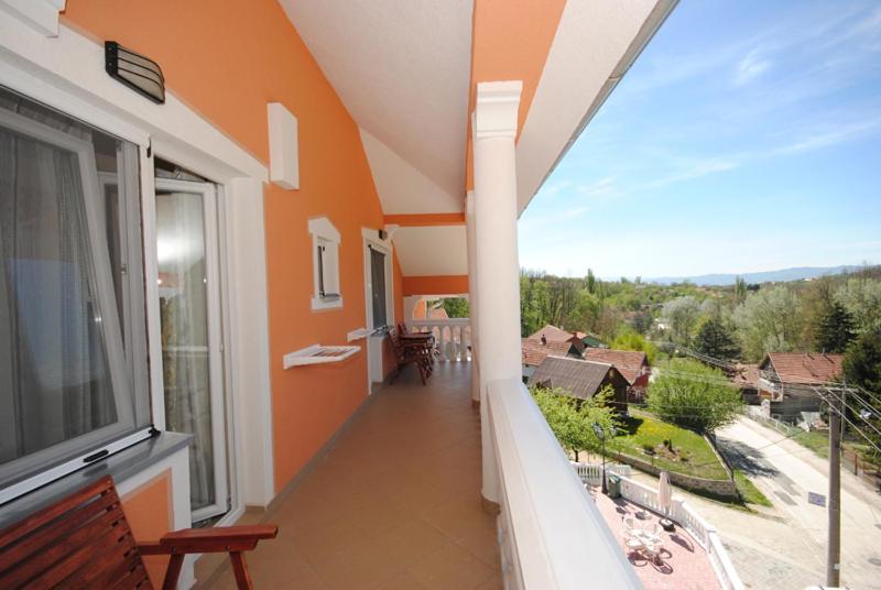 Studio with Terrace image 2