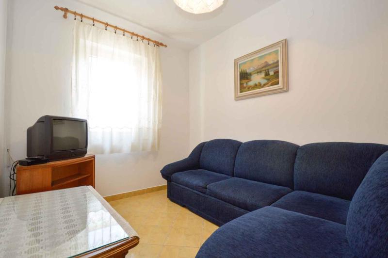 Apartment 1 image 2