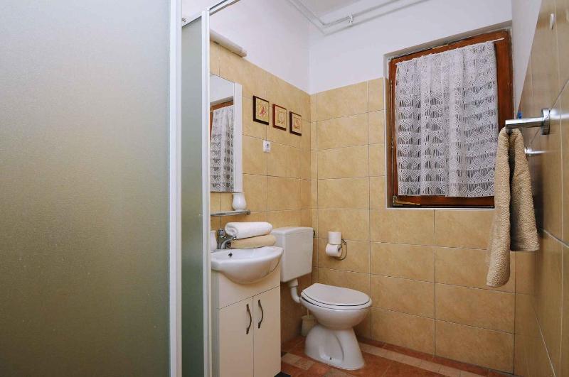 Apartment image 3