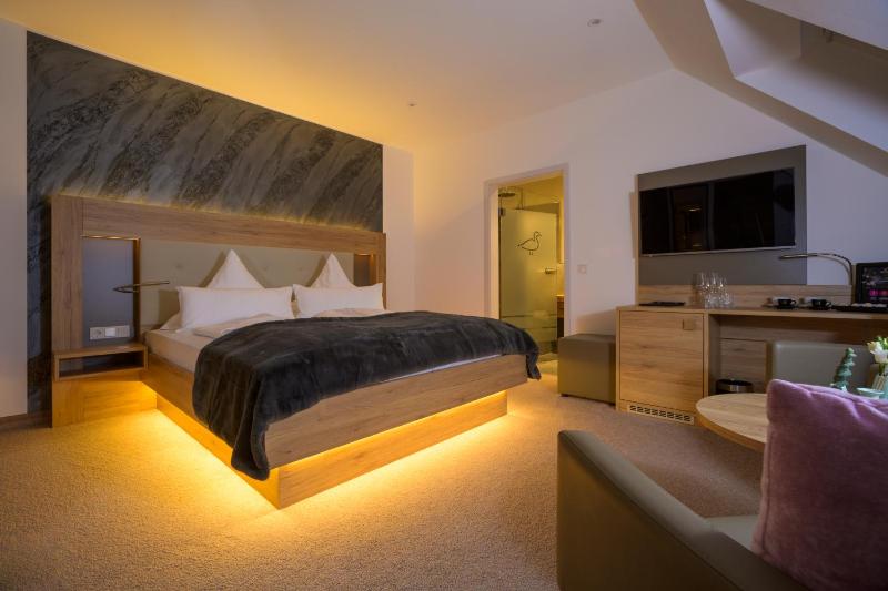 Deluxe Double Room image 3