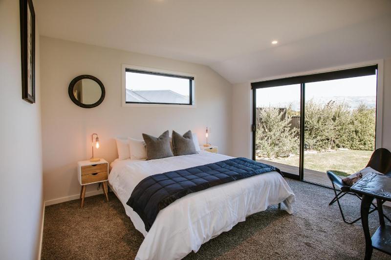 Minaret Ridge - Family Friendly - Sleeps 8 - Mountain Views - Close to Lake - image 7