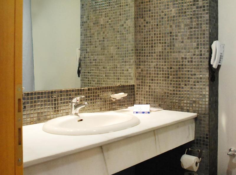Junior Presidential Suite (2 Adults + 2 Children) image 3