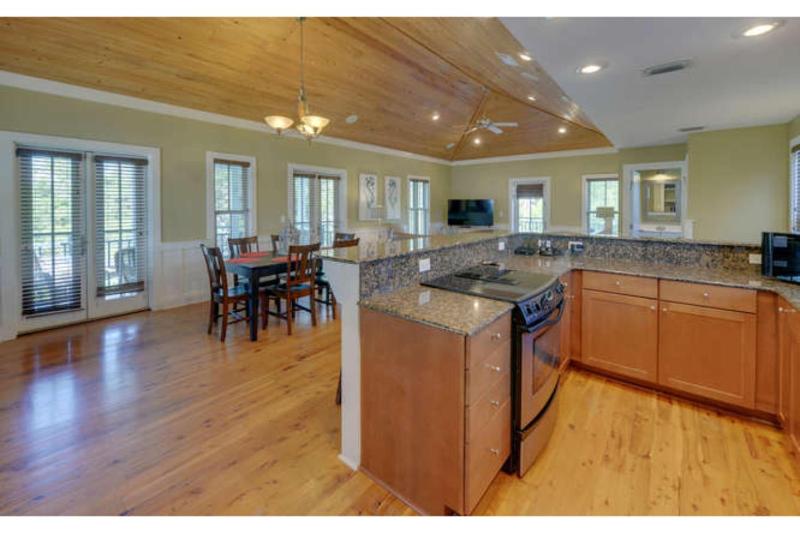Three-Bedroom House image 1