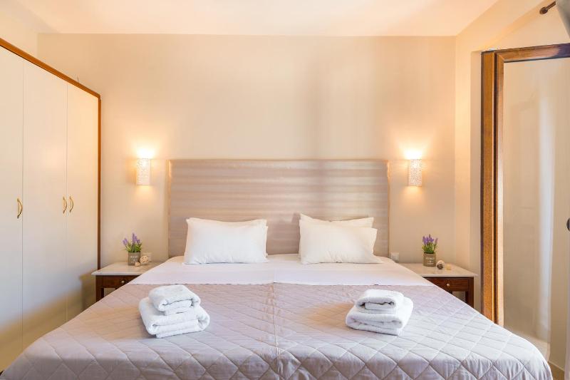 One-Bedroom Apartment image 3