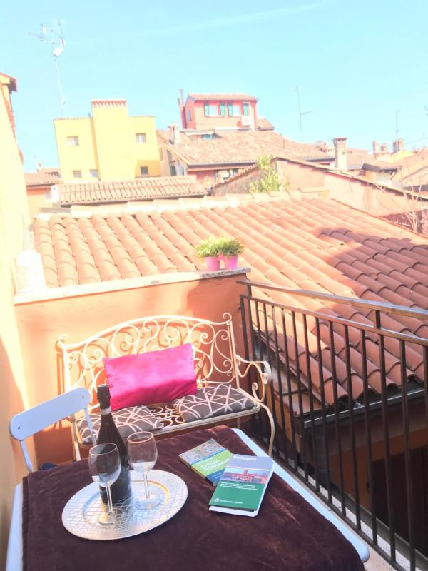 Apartment - Split Level with Balcony image 4