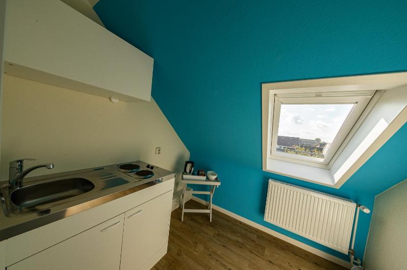 Family Suite with Balcony image 3
