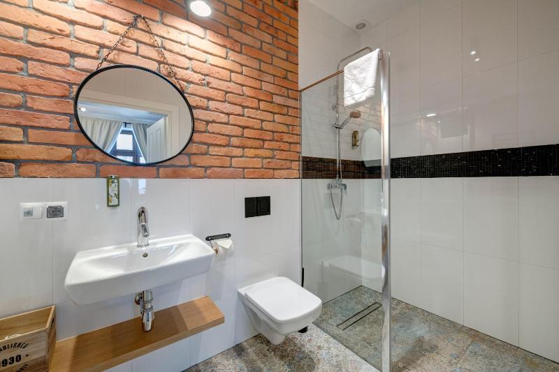 Studio Apartment image 2