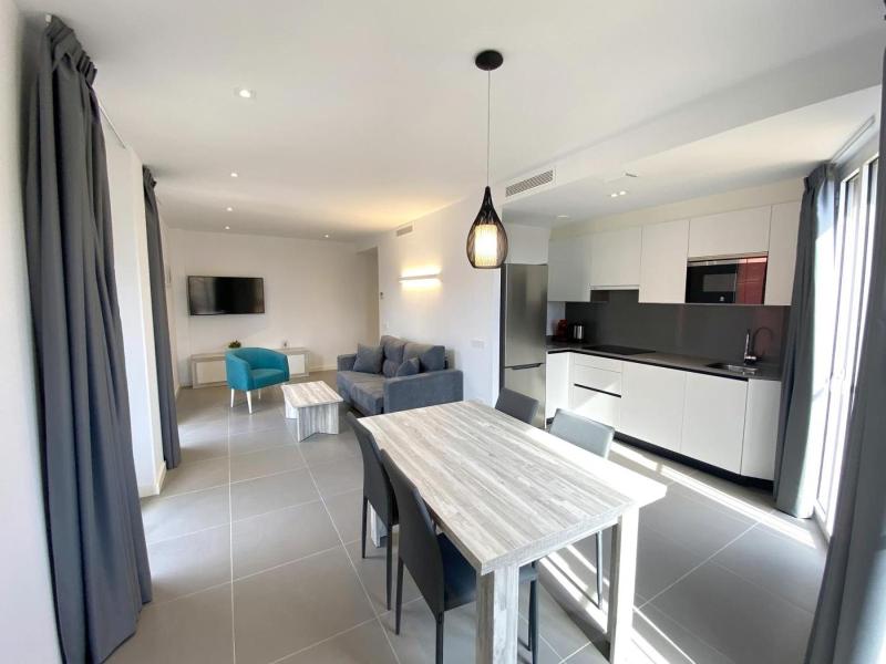 One-Bedroom Apartment image 3